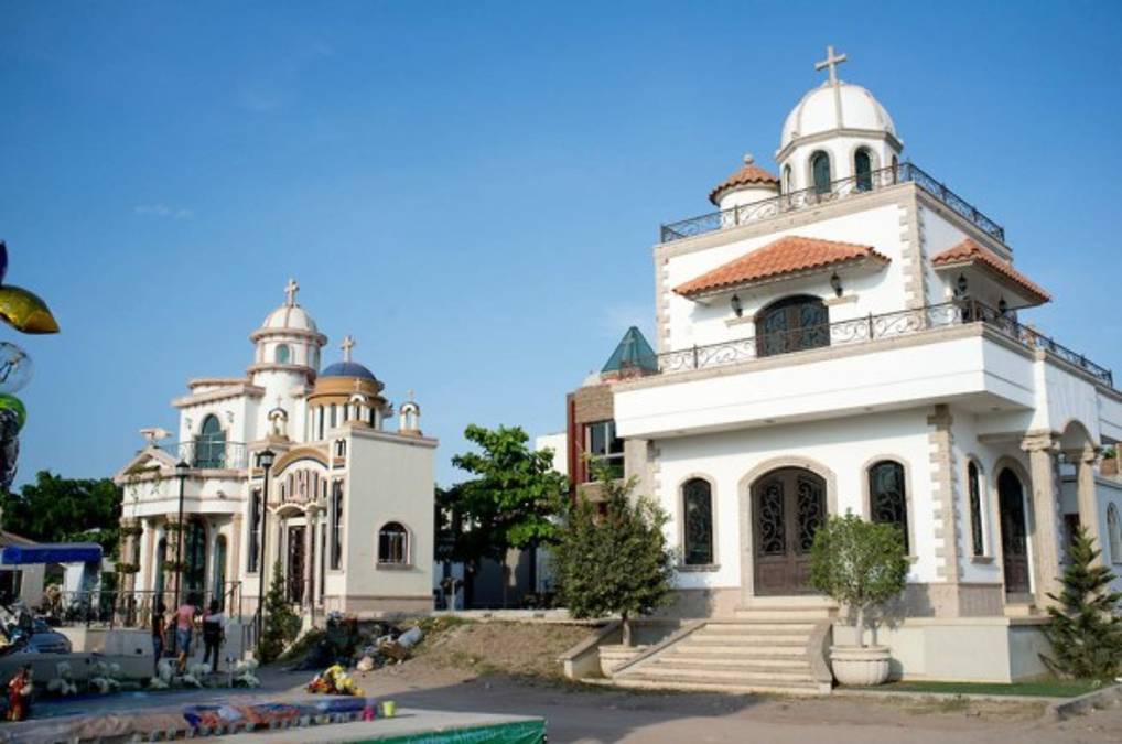 Así son las lujosas tumbas de los narcos mexicanos