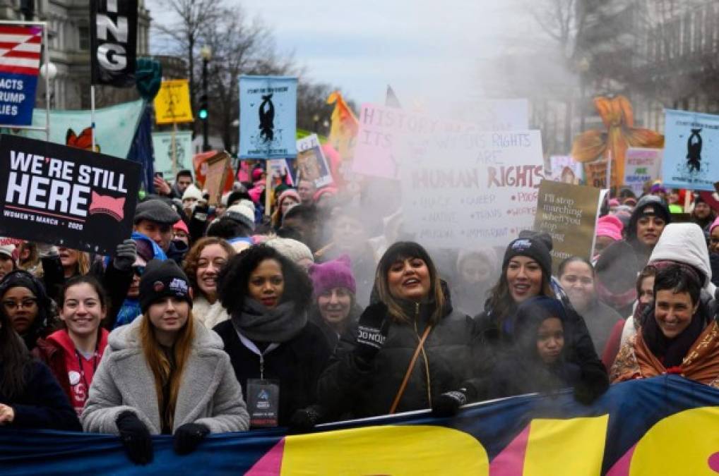 Fueron miles de mujeres las que participaron de la IV Marcha de las Mujeres. El clima no fue impedimento para que se llevara a cabo la manifestación.