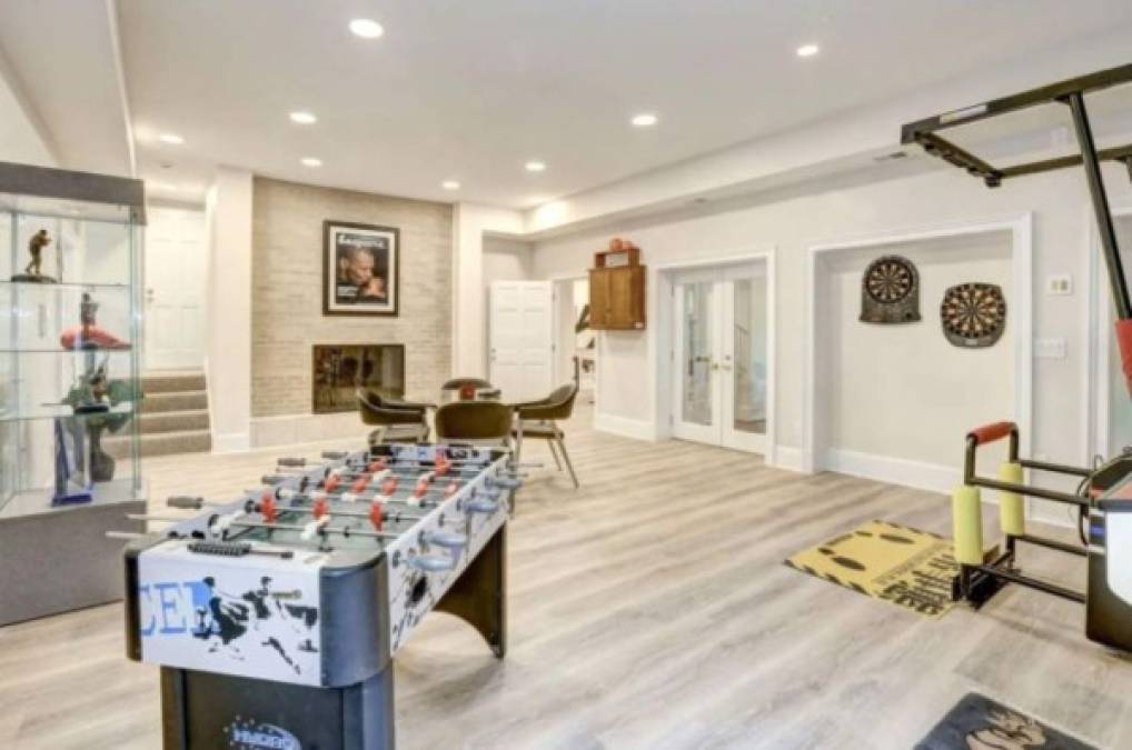 “Bienvenido a este exquisito complejo privado ubicado a las afueras de Washington en Bethesda, Maryland. Engañosamente amplio en escala, y escondido en una calle sin salida y privada en el principal enclave residencial de The Greens, uno de los vecindarios más codiciados del condado de Montgomery”, es parte del mensajera con el que el portal de bienes raíces RE/MAX busca concretar la venta. Foto TTR/Sotheby's International Realty