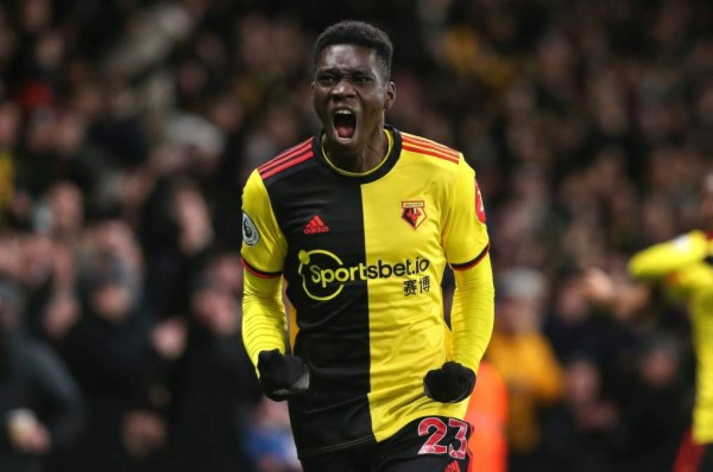 En Inglaterra informan que el Liverpool quiere hacerse con los servicios del senegalés Ismaila Sarr, del Watford, equipo que vería con buenos ojos vender a su estrella por unos 40 millones de euros tras descender a la Championship.<br/><br/>Klopp quiere a este extremo para dar descanso a Salah, Mané y Firmino.