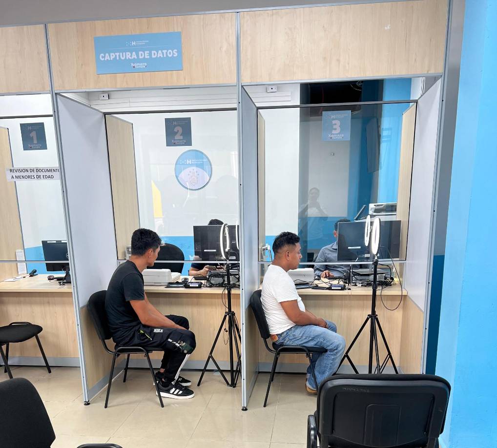 Recientemente, el INM inauguró la nueva oficina de pasaportes en El Progreso, Yoro, ubicada en la plaza Matamoros, 3 calle, entre 4 y 5 avenidas. Están emitiendo un promedio de 50 pasaportes al día de 8:00 am a 4:00 pm.