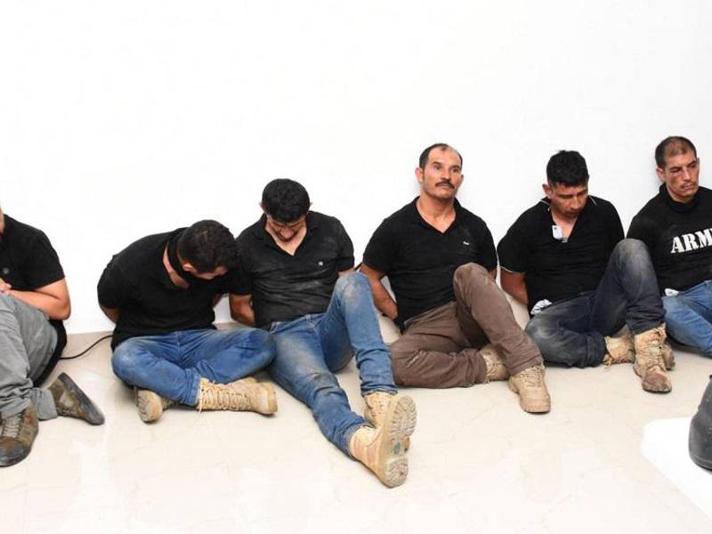 Ex militares colombianos detenidos en Puerto Príncipe tras ser acusados del magnicidio contra Jovenel Moise en junio pasado.
