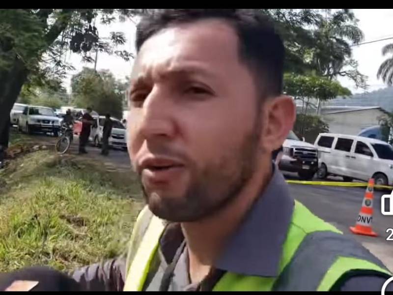 Eliio, vendedor de burritas en el lugar del accidente del bus rapidito en Villanueva, Cortés.