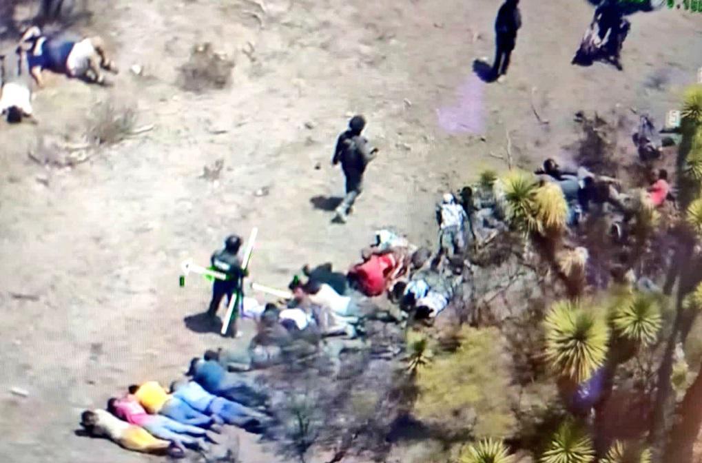 Agentes hallan a 35 migrantes secuestrados en el centro de México