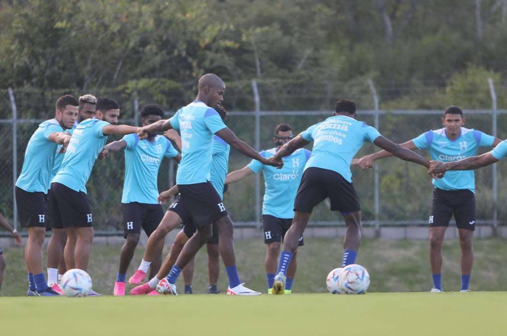 Los futbolistas de la Bicolor trabajaron la parte táctica, la cual será esencial de cara al duelo ante los caribeños en el Nacional de Tegucigalpa.