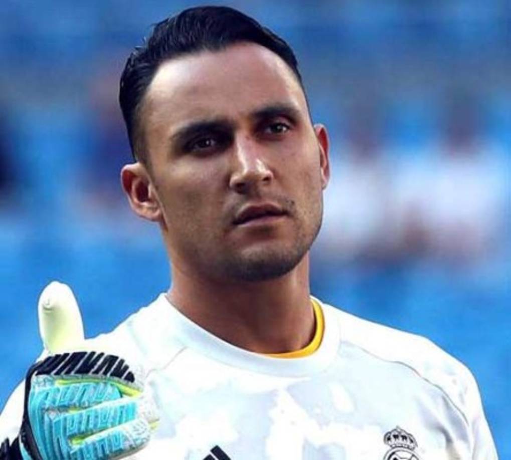 Keylor Navas: Según la prensa francesa, el Real Madrid podría haber rechazado una oferta del PSG por el portero tico. Los franceses habrían ofrecido, siempre según la prensa en Francia, 15 millones por el portero costarricense. Cifra rechazada por el club blanco ya que tienen cifrada la clausula de Navas en 20 millones.