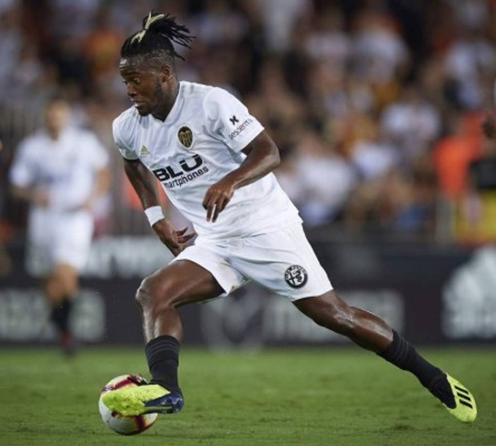 La Roma tienta a Michy Batshuayi tras conocer que no seguirá en el Valencia leugo del mercado invernal. La Corriere Dello Sport afirma que ya el club italiano ha realizado la llamada para llevarse cedido al jugador hasta final de temporada. La Roma es el último que se suma a la lista de pretendientes con Mónaco y Milan.