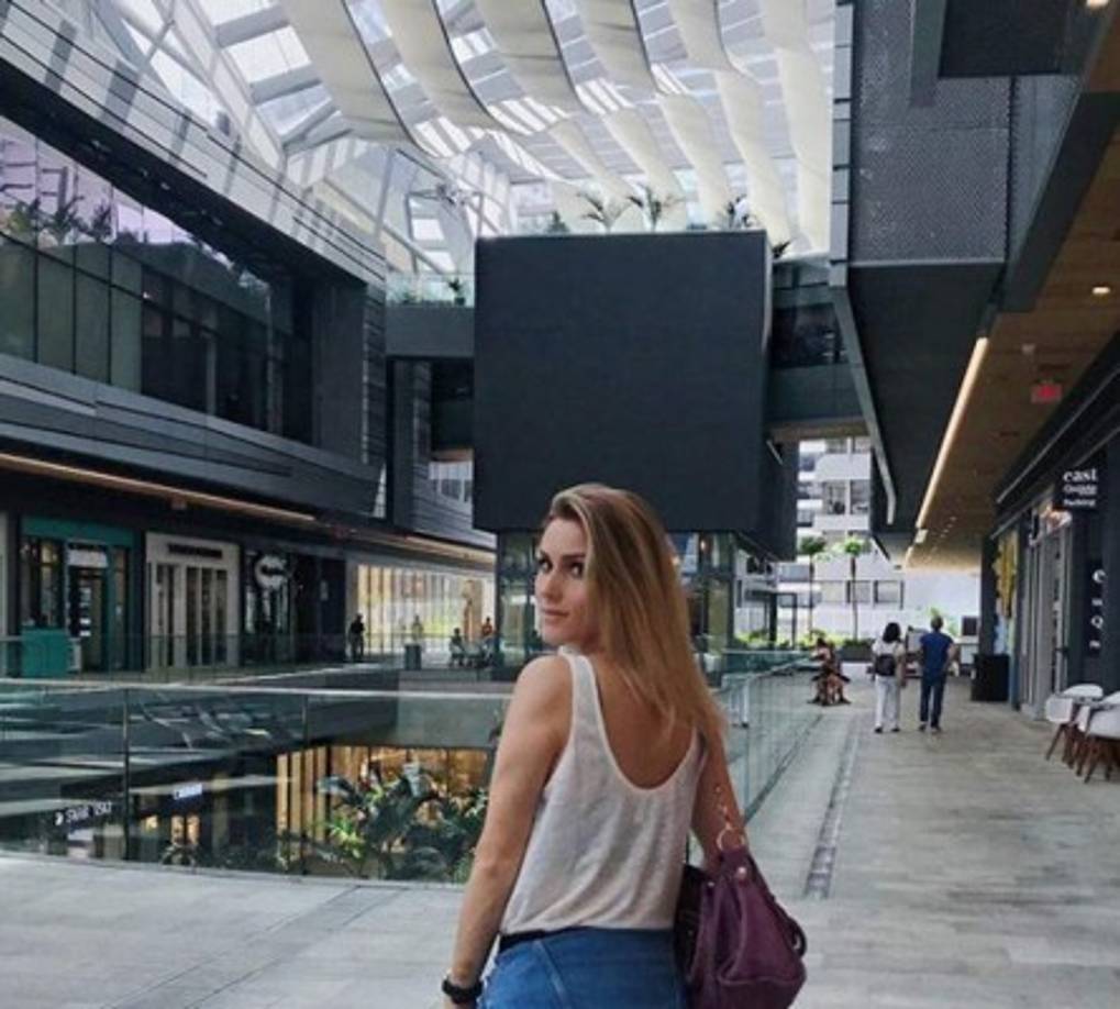 La chica está tratando de salir adelante tras lo ocurrido. En el caso de su novio, el agresor Erick Bretz , fue arrestado la mañana siguiente y el 25 de septiembre fue liberado de la cárcel del condado de Hillsborough tras pagar una fianza de 60.000 dólares y entregar el pasaporte a la Oficina del Sheriff, además de aceptar una orden de restricción que prohíbe cualquier contacto con Gentz.