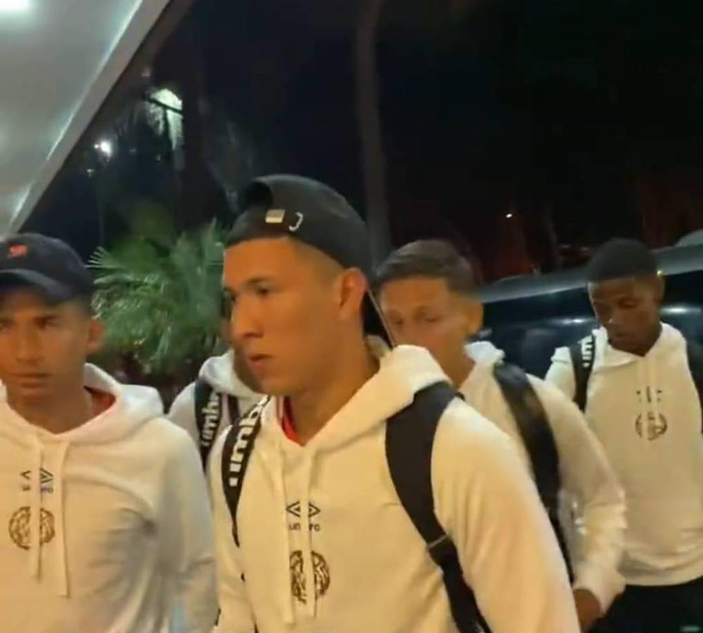 Después de varias horas de vuelo, el equipo dirigido por Pedro Troglio<b> </b>llegó a Jalisco, en donde este martes deberá buscar sellar el pase a los cuartos de final.