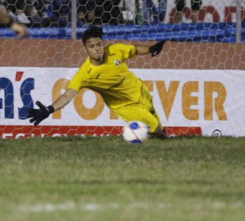 Jody Castro: El joven portero es nuevo refuerzo de la UPN, llega procedente del Honduras Progreso. El cancerbero se formó en las filas del Real España.