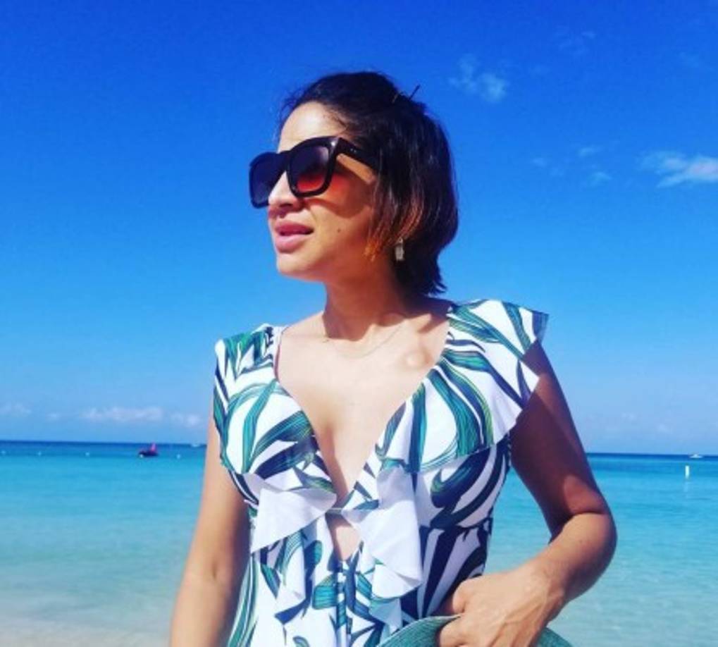 “Qué tristeza siento al saber que todo lo que hemos trabajado está debajo de toda esa agua; pero nuestros sueños de un hogar siguen en pie porque la familia no son cuatro paredes, sino la relación que tenemos”, manifestó a sus miles de seguidores, a los que además agradeció por su preocupación.