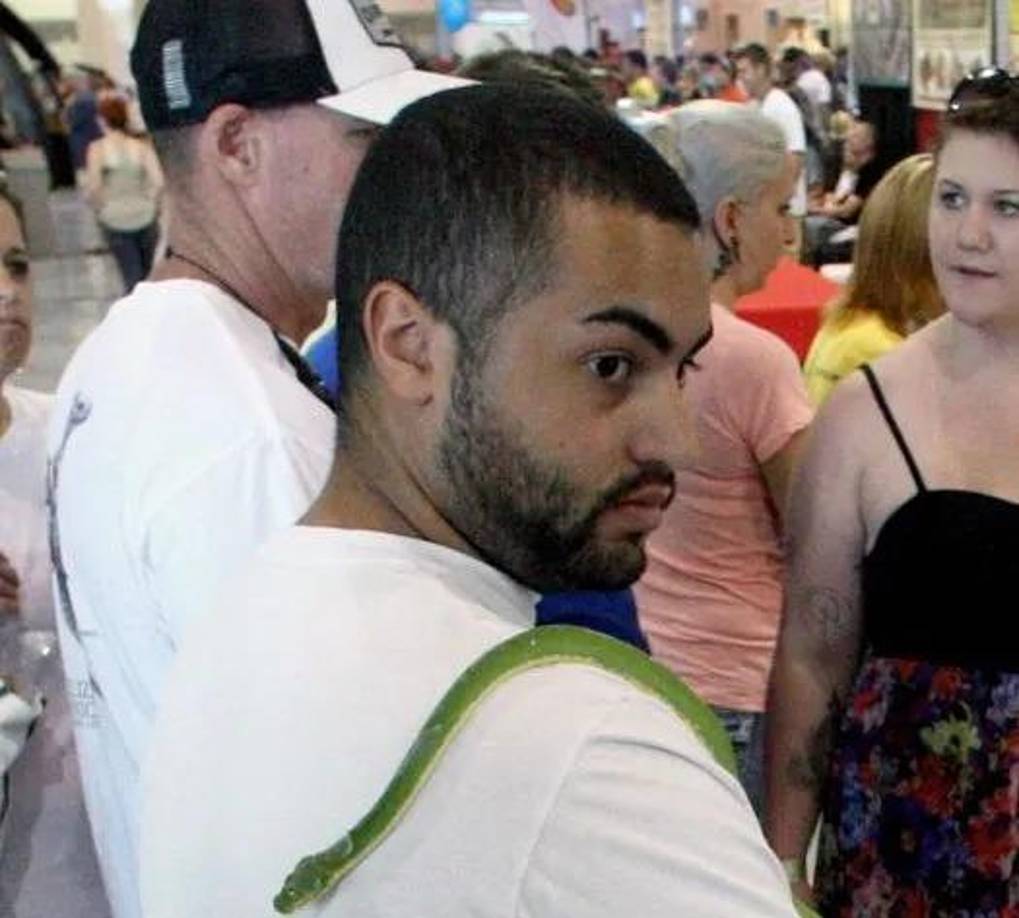 Jonathan Jay Campos, de 34 años de edad, residía en Ormond Beach, una pequeña ciudad en el condado de Volusia. Había nacido en Nueva York, pero creció y se formó profesionalmente en Florida.