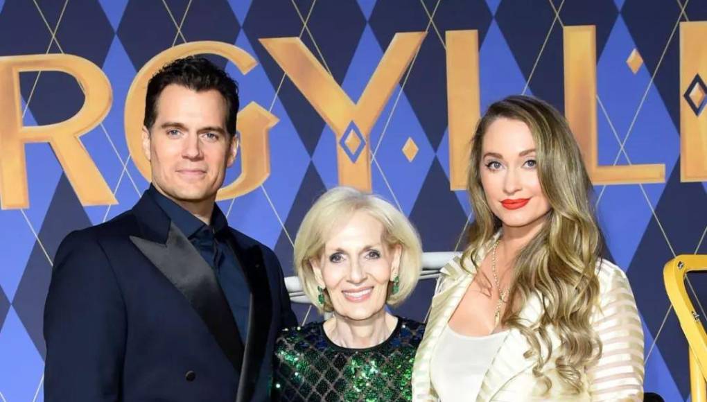  Natalie es hija del ejecutivo de negocios Michael Viscuso. Su madre, Tammie Kay Baumann, falleció en 2017 después de luchar contra el cáncer. En la imagen la vemos con Henry y la madre de este, Marianne.