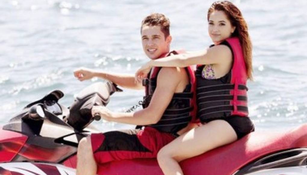 Becky G y Austin Mahone terminan