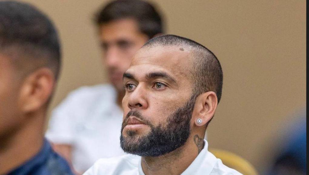 Sin embargo, la Audiencia de Barcelona concedió la libertad provisional un día después de una vista en la que la defensa del brasileño pidió esa medida alegando que su defendido ya cumplió un cuarto de la pena recibida.