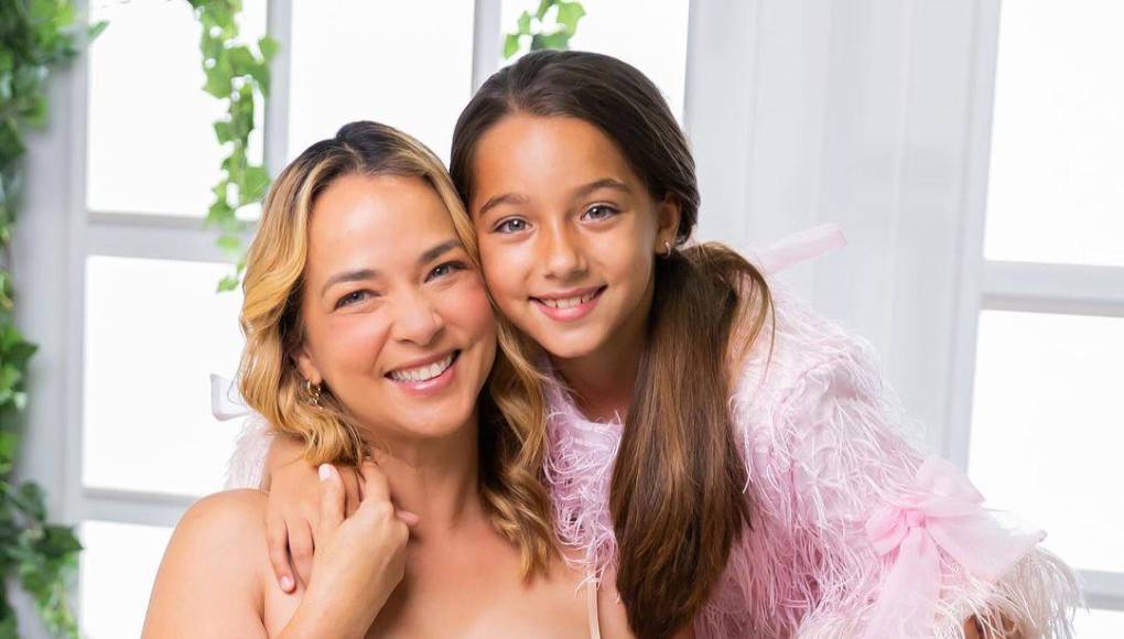 El último año ha sido muy especial para<b> Adamari López</b>. Luego de su inesperada salida de Telemundo tras 11 años de pertenecer a sus filas, la intérprete se volcó completamente a sus proyectos más personales y en el cuidado de su pequeña <b>Alaïa</b>, quien sin duda se ha convertido en su adoración. 