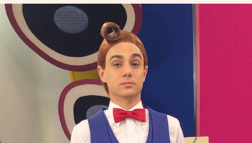 Uno de los personajes más queridos de la serie es Rulo Carlos, interpretado por Hugo Rodríguez. Rulo Carlos es el baterista de la banda de Topa y es conocido por su voz grave. Su personaje es de color violeta claro y oscuro, y es fan de los pochoclos.