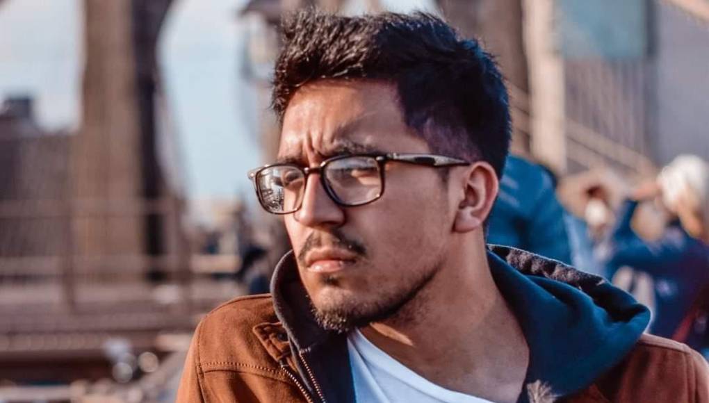 Se trata de Heraldo Castro Lillo, músico también de la misma congregación de Ebenezer, pero de la iglesia que lidera el reconocido pastor y salmista Billy Bunster, en Chile.