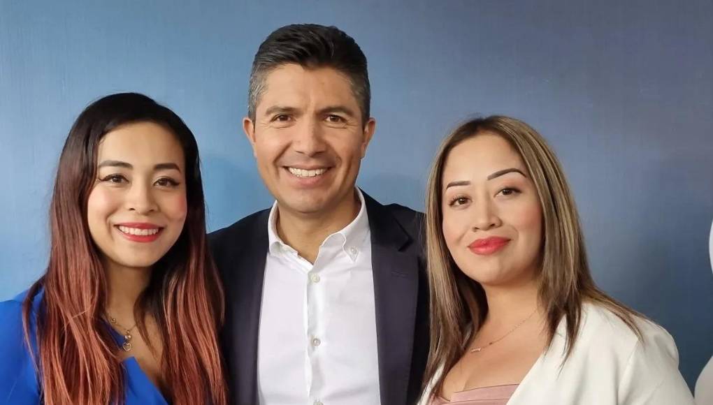 Este periodo fue breve, ya que rápidamente se le presentó la oportunidad de formar parte del Concejo Municipal en Tlahuapan, designada por el PRI.