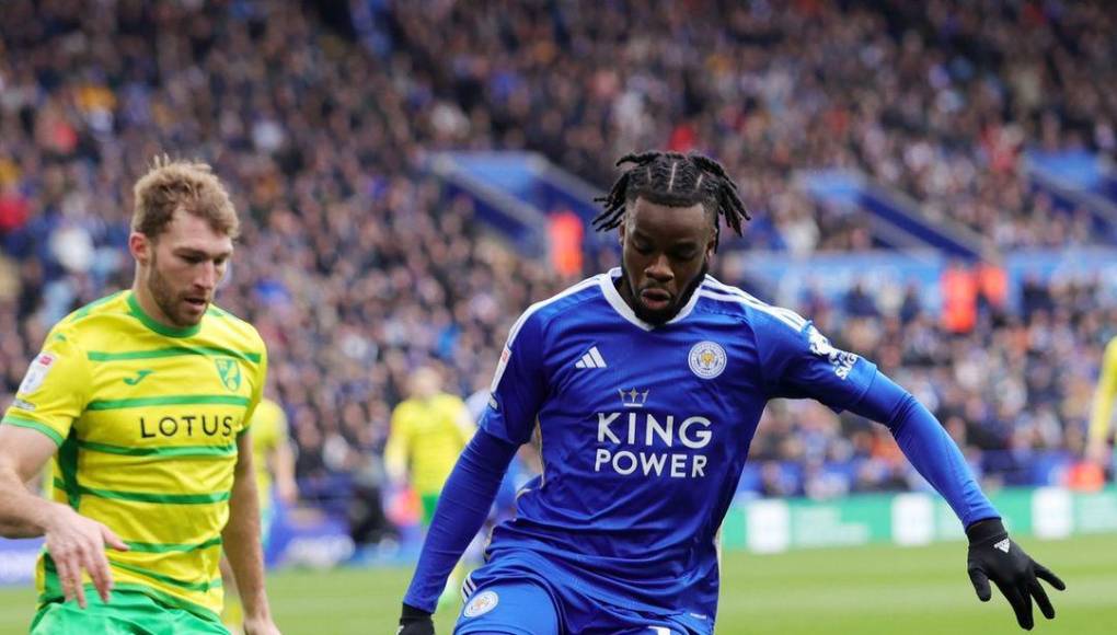 En estos momentos, el Leicester es líder y equipo de Primera División con 94 puntos en 44 partidos; el Leeds, con 45 encuentros, acumula 90 puntos por los 89 del Ipswich, y podría superar en la clasificación al Leeds este fin de semana si gana a domicilio al Hull.