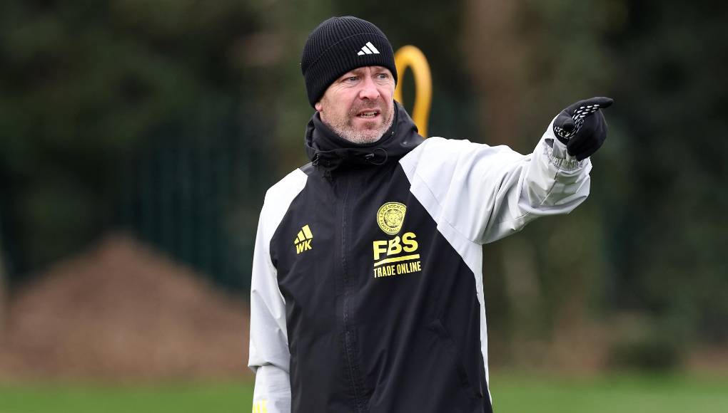 “Nos convencimos mutuamente de que podíamos hacerlo. Volamos en días diferentes y pasamos dos noches en Italia y luego tomamos vuelos de regreso separados”, contó el ex DT del Leicester Femenino.