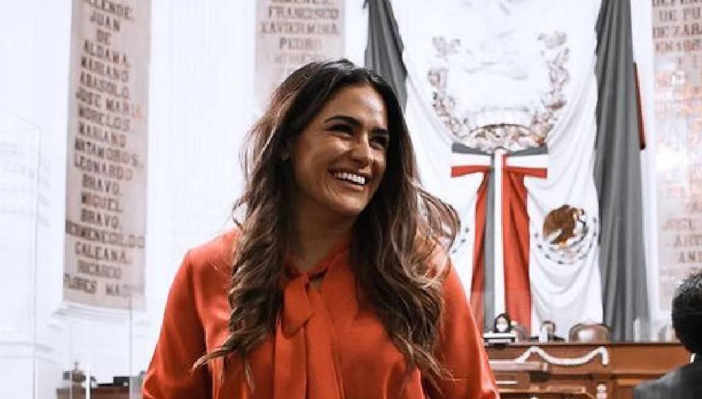 Alessandra fundó la firma Mass Media, que ofrece soluciones en comunicación para el sector gubernamental y privado.