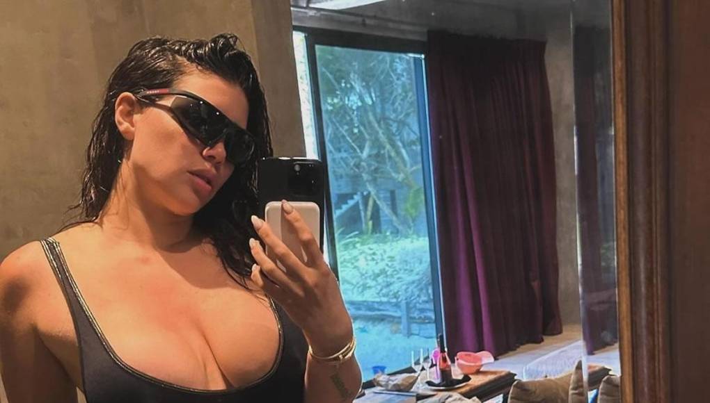 Su primer corte fue “Bad bitch”, el cual salió con un videoclip de, aproximadamente, un minuto. Con tan poca duración, la morocha logró posicionarse entre los temas más escuchados y catalogarlo como el tema del verano. Pero eso no fue todo, ya que también probó suerte con canción en portugués llamada “O Bicho vai pegar”, “Money” y “Tóxica”. Todos hitazos que la dejaron bien posicionada en los rankings musicales.