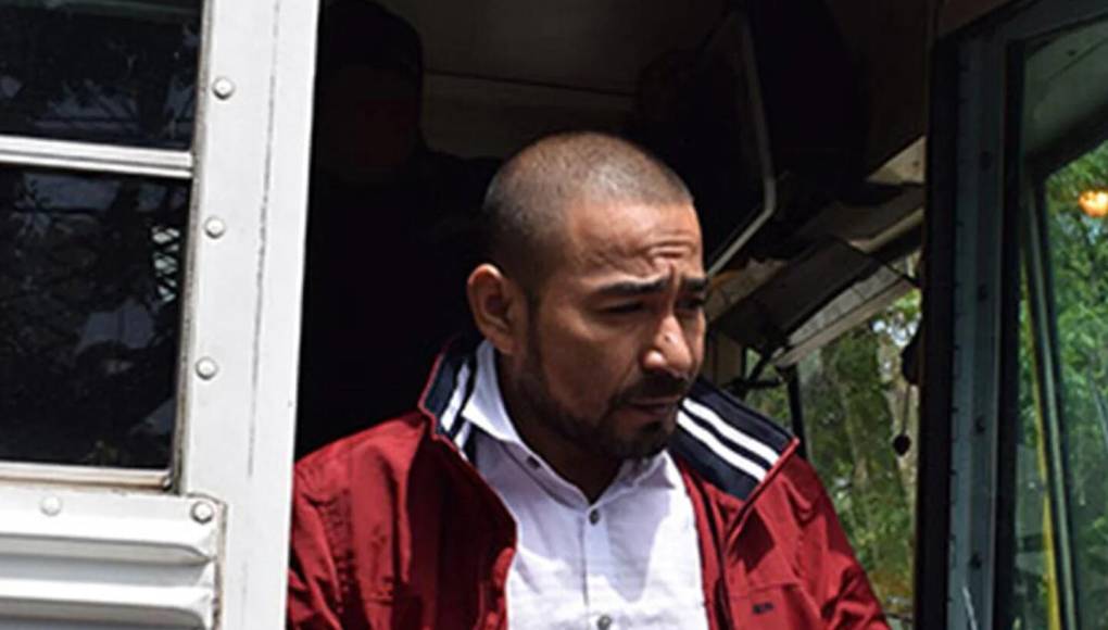 Posteriormente, Archaga Carías fue incluido en la lista de los diez fugitivos más buscados y el Departamento de Estado ofreció una recompensa de 5 millones de dólares (4.6 millones de euros) por información que llevara a su arresto, que sigue vigente.