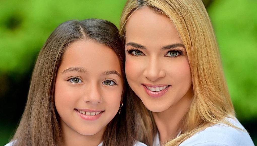 Me han presentado (galanes) y he salido, me lo he pasado muy bien, pero no”, compartió. “Yo soy muy cuidadosa también en a quién le puedo presentar a mi hija. Tengo una niña, no estoy para salir con alguien solo porque sí”, dijo, refiriéndose a su amada Alaïa.