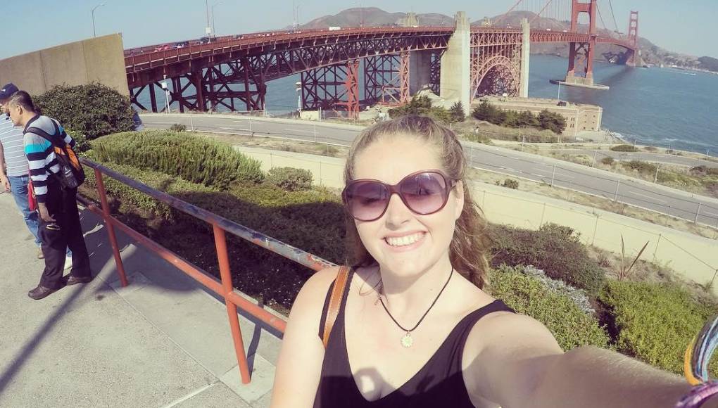 A seis años de la tragedia, sigue figurado en las redes un video que muestra el momento en que entraron a un hotel, el mismo en el que él efectuó el ataque.