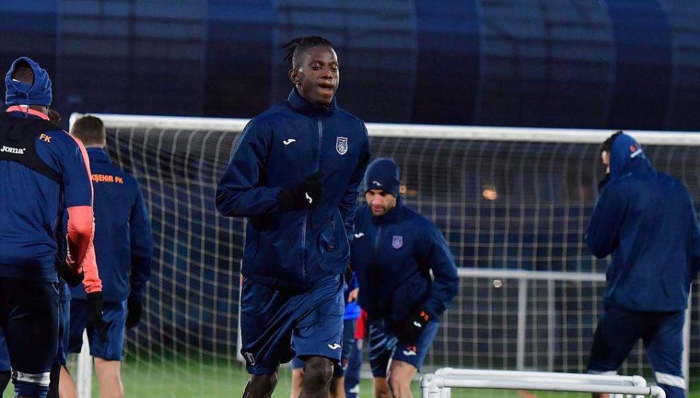 Las dudas comenzaron cuando el jugador, pese a que domina varios idiomas, sólo se comunicaba en portugués.