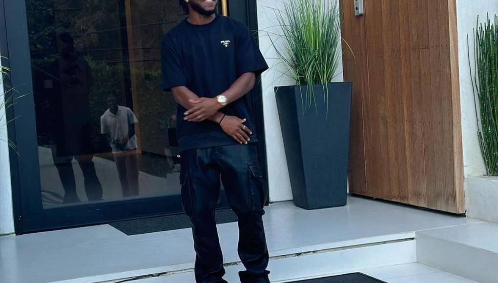 Pero antes de enrolarse en la cantera del Charlton Athletic, Lookman no la tuvo fácil de niño. “Mi madre realizaba trabajos precarios y vivíamos en una zona desfavorecida de Londres. Era difícil porque la nevera siempre estaba vacía. A menudo iba a comer a casa de amigos”, cuenta Ademola.