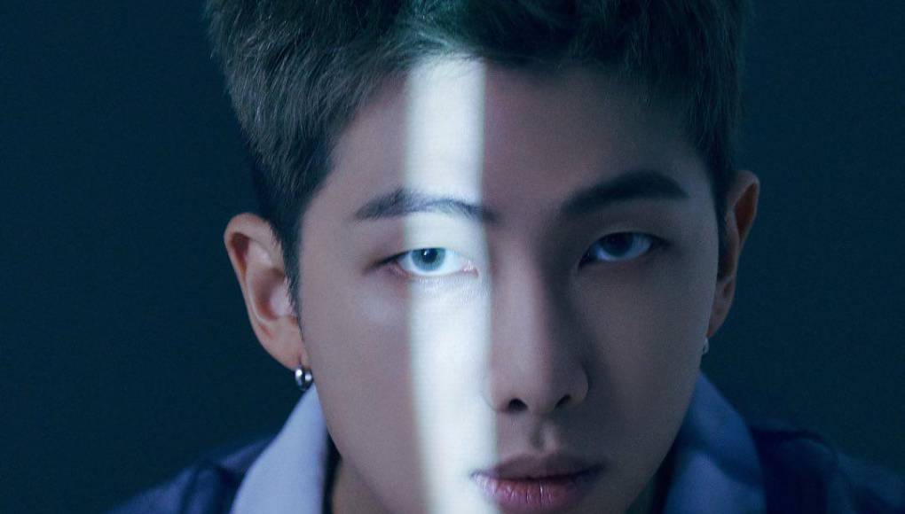 El 16 de junio (hora en Corea del Sur), Kim Namjoon, conocido como RM y lídeer de BTS, publicó una carta extensa en la plataforma Weverse en la que buscó calmar a sus seguidores. “Este no es el final para nosotros, tal como sugiere el título de la canción ‘Yet to come’ (‘Lo que está por venir’)”, manifestó RM. 