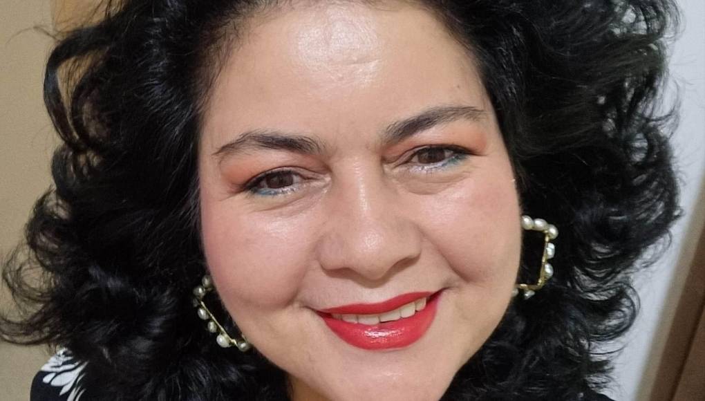 Tras el desafortunado suceso, la docente fue asistida primeramente por el Cuerpo de Bomberos, quienes luego la trasladaron en una ambulancia al hospital regional del Seguro Social en San Pedro Sula.