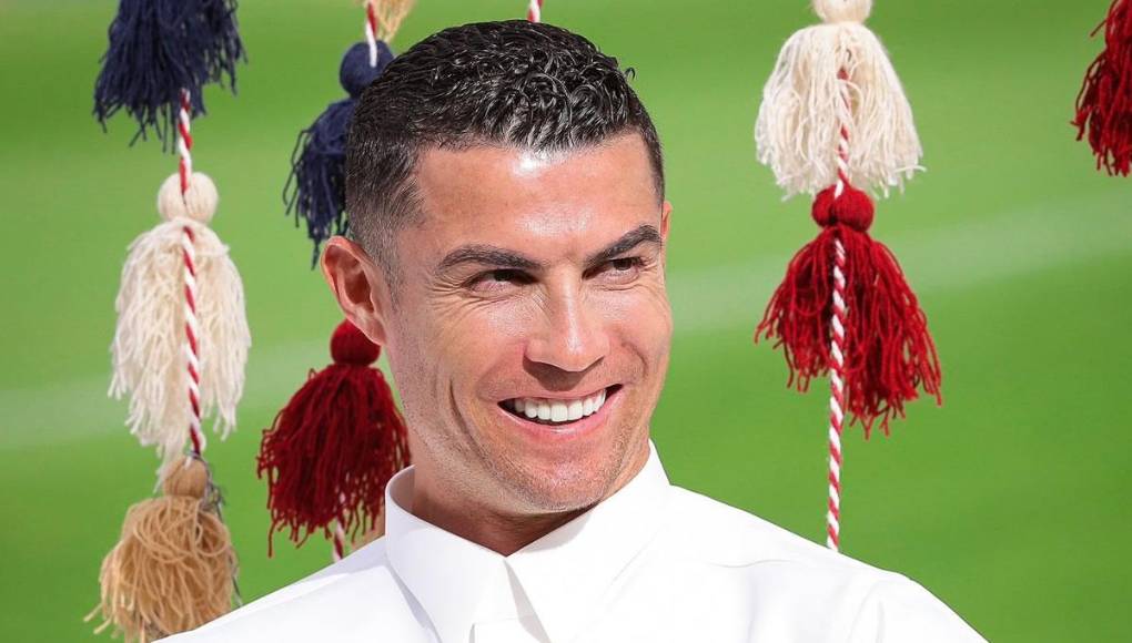 El delantero luso, de 39 años, tiene unos ingresos estimados de 260 millones de dólares, una cantidad récord para un futbolista, apuntó Forbes.