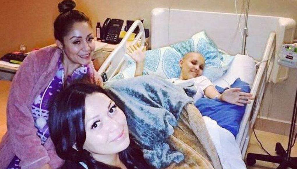 La hermana de la comediante, Erika Luna, reveló en su cuenta de TikTok kikalunam, el extraño comportamiento que supuestamente habría tenido quien fue amiga y compañera de Luna, Karla Panini. 