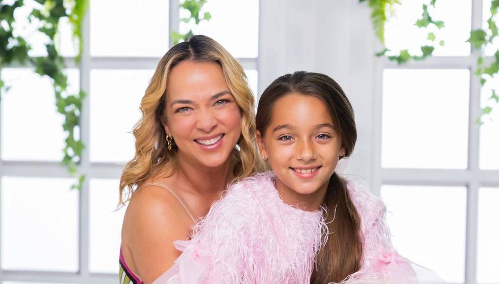 Al pie de las imágenes, la pequeña de 9 años escribió unas lindas palabras para la presentadora, dejando en claro el amor que le tiene y lo que significa compartir su vida con ella. “Happy Birthday, mami. Te amo mucho y amo cada uno de nuestros momentos juntas”, expresó la pequeñita emocionada.