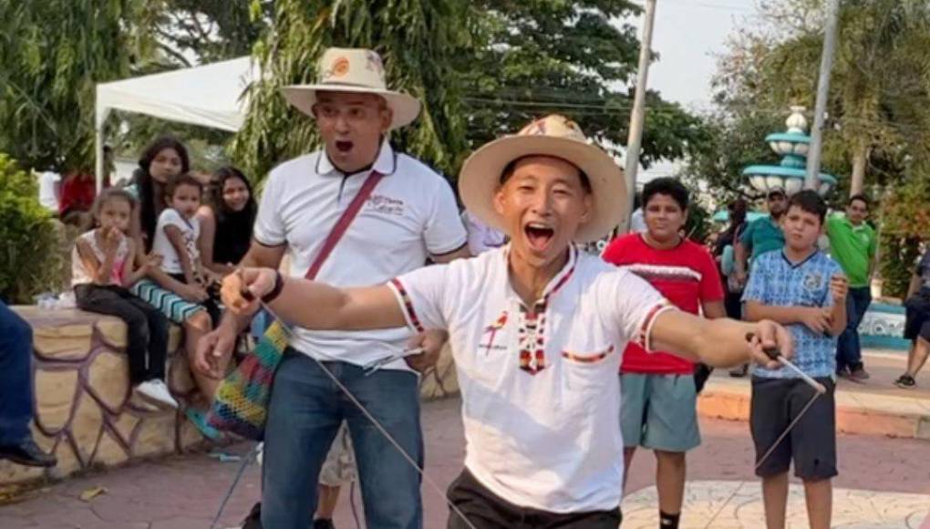 Los yoyos también son muy populares y uno de los más divertidos para el filántropo japonés Shin Fujiyama.