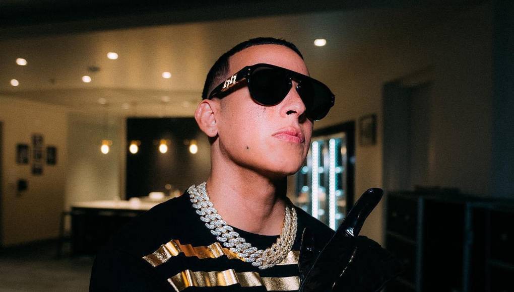 En la prédica, el artista Daddy Yankee muy alegre compartió su testimonio de estar en el cristianismo y dijo que él decía que nada lo detenía pero realmente sin Dios no era nadie, ejemplificó su vida con la cita bíblica de la Torre de Babel.