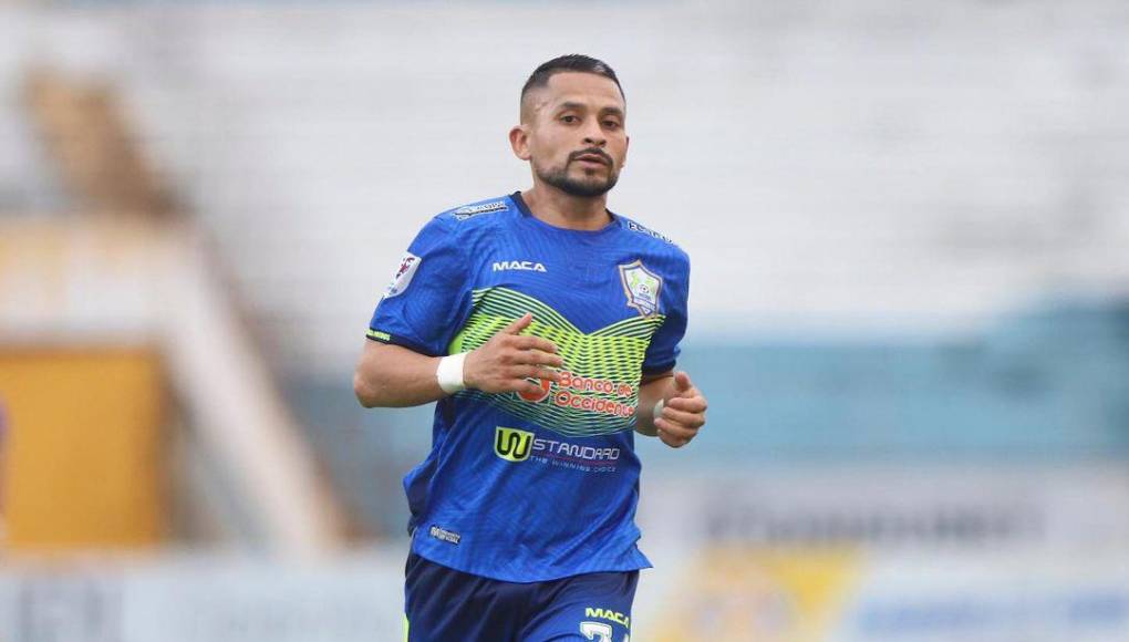 Omar Elvir: Culminó su segunda temporada con los Potros. El experimentado lateral decidirá en los próximos días si renovará con el club olanchano.