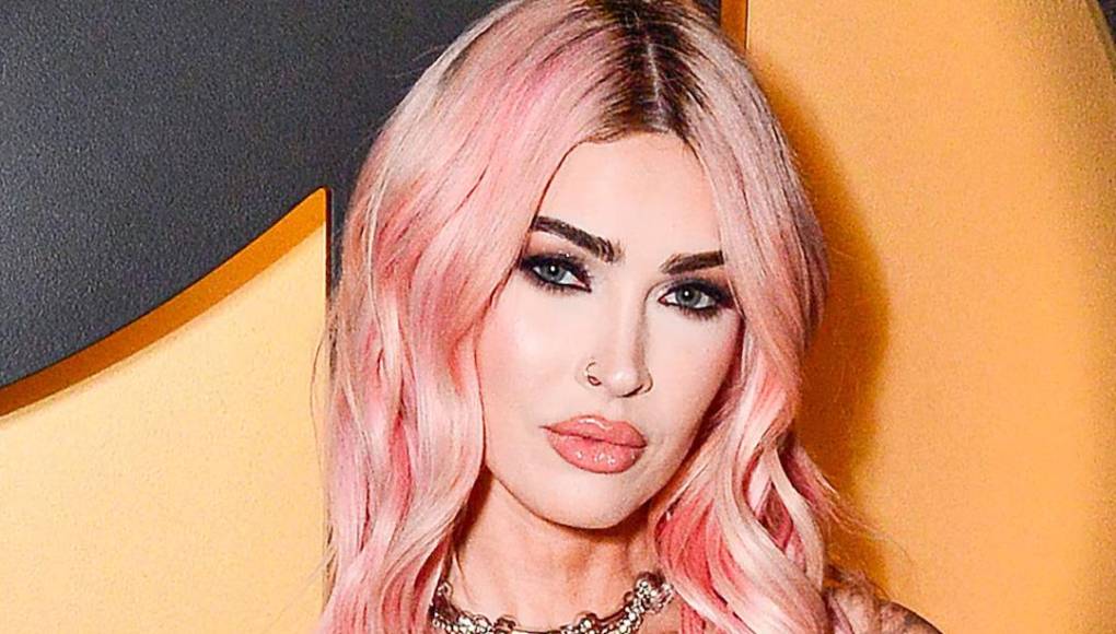 Megan Fox concluyó la entrevista con una reflexión: “el viaje de amarme a mí misma no va tener fin”. A pesar de ello, no es la primera vez que la estadounidense se sincera sobre su enfermedad, la cual al menos acepta, siendo este un punto importante para su recuperación, la cual va contra el tiempo por sus constantes cirugías. 