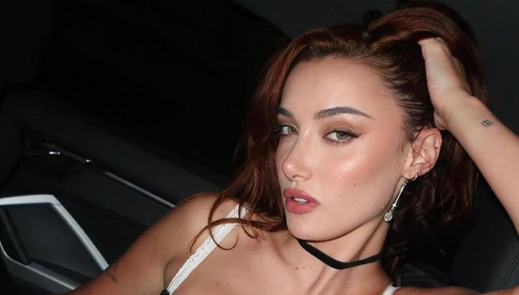 La mujer en cuestión es Olivia O’Brien, una cantante y compositora estadounidense de 24 años. Amante del baloncesto y de los Lakers.