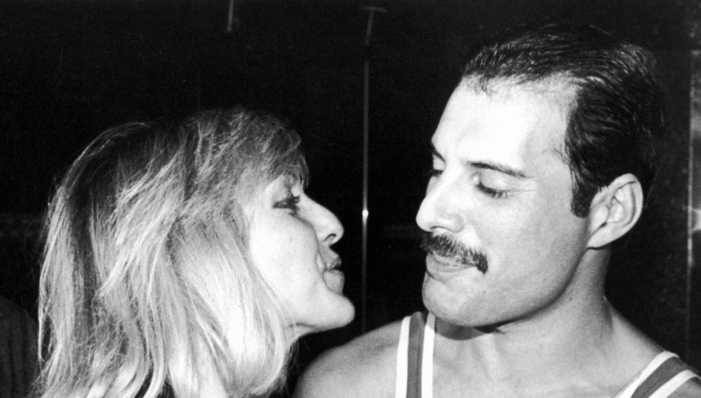 Austin dijo al Telegraph que la estrella de Queen le dijo: “Te dejé la casa porque habrías sido la mujer con la que me habría casado y, por derecho, todo esto habría sido tuyo de todos modos”.