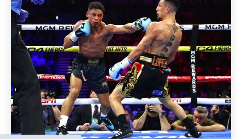 “Teófimo López gana con ayuda de los jueces”, tituló el sitio Solo Boxeo. “Teófimo López armó una fiesta de circo completa en Las Vegas. Empezó riendo y terminó llorando. No era para menos, antes de la larga y sospechosa espera por el resultado en las tarjetas, se sabía perdedor”, agregó.