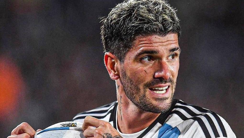 El volante se estaría dando un buen tiempo antes de comenzar un nuevo romance.