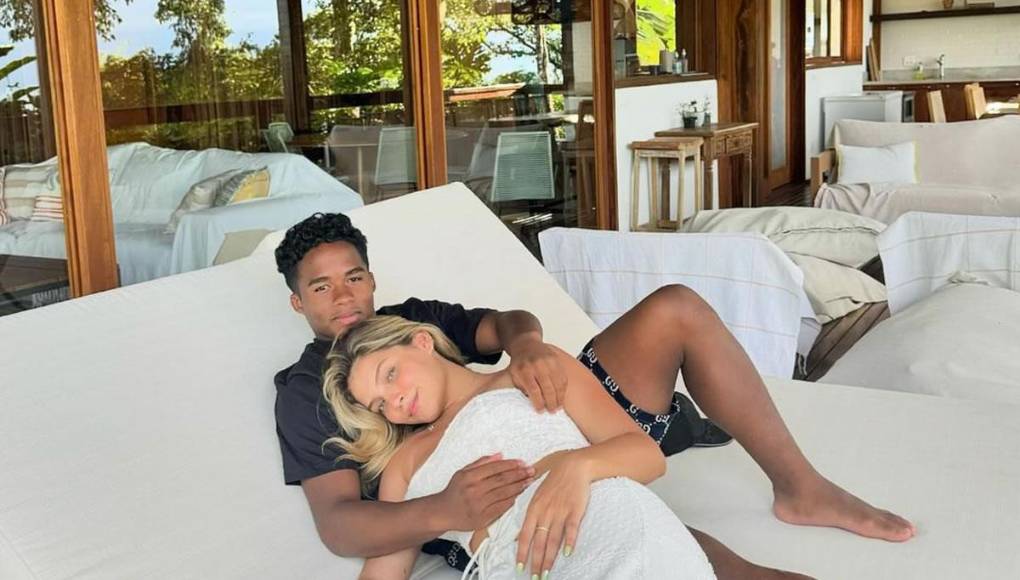 “El que no cumple con eso, llegado a fin de mes hay que dar lo que el otro quiere, como este último que pedí un teléfono Apple”, reveló Endrick.