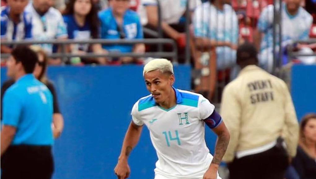 Andy Nájar - Aunque perdió algunos balones peligrosos, el carrilero derecho fue de lo mejor de Honduras. Tuvo proyección al área costarricense, pero no pudo encontrar buenos receptores que terminaran las jugadas.