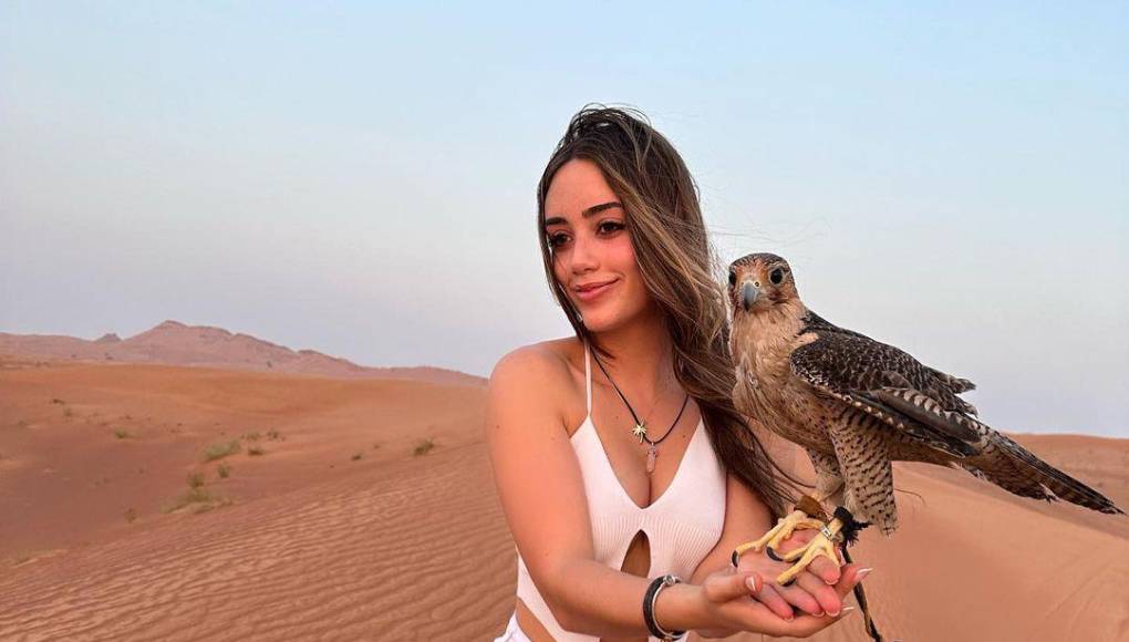 Su creciente popularidad ha sido impulsada por su belleza exótica y su disposición para compartir contenido exclusivo con sus seguidores.