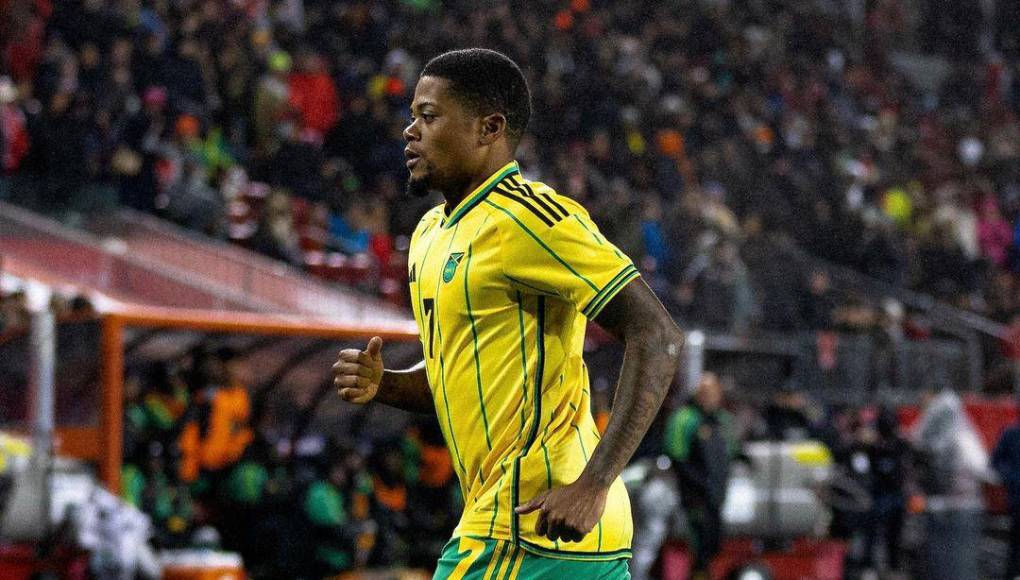 Desde la Federación de Fútbol de Jamaica (JFF) han reaccionado negando las acusaciones del extremo del Aston Villa... que está actualmente suspendido y no fue convocado en este parón.