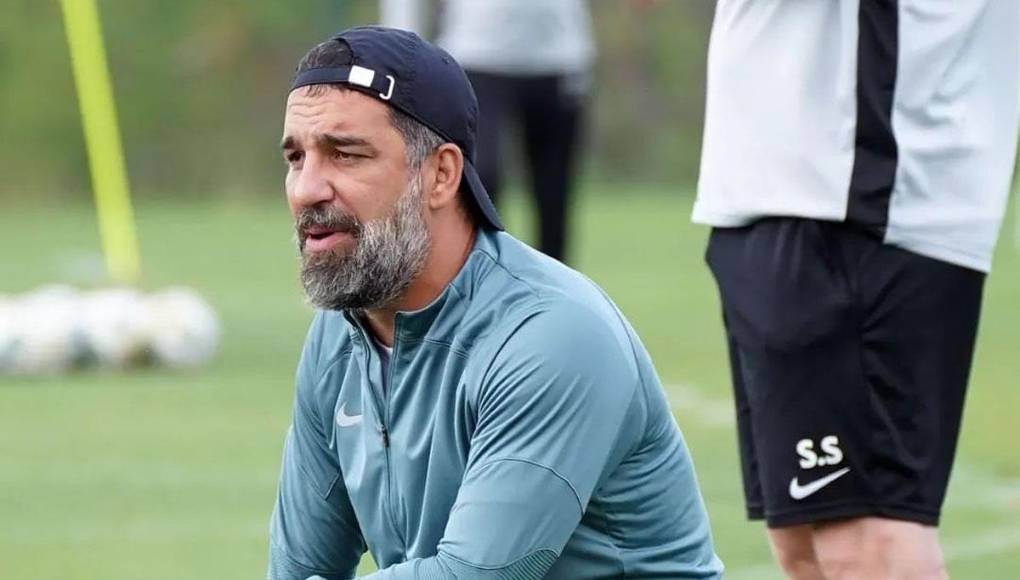 Turan detalló cuánto dinero había desembolsado y afirmó que Erzan le aseguró que el fondo tendría un rendimiento del 35% y empezarían a recibir de vuelta la inversión a los pocos meses.